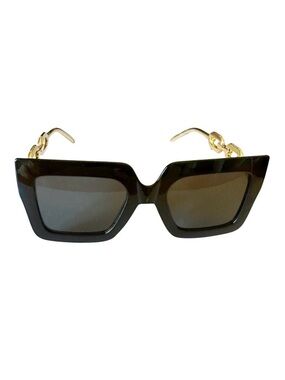 Chic Black Sunglasses with Gold Accents